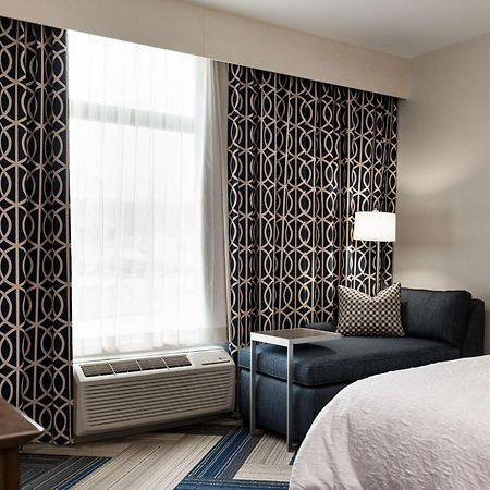 Hampton Inn And Suites La Crosse Downtown Екстериор снимка