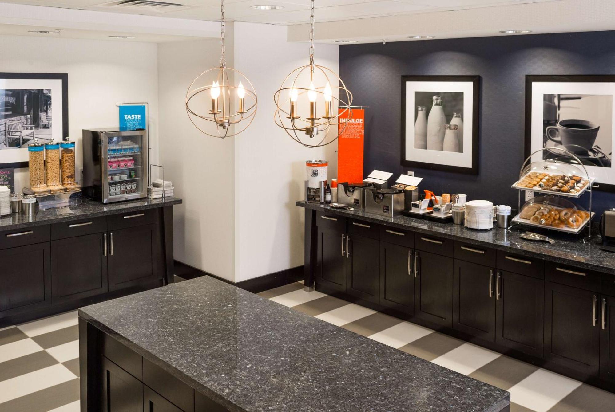 Hampton Inn And Suites La Crosse Downtown Екстериор снимка
