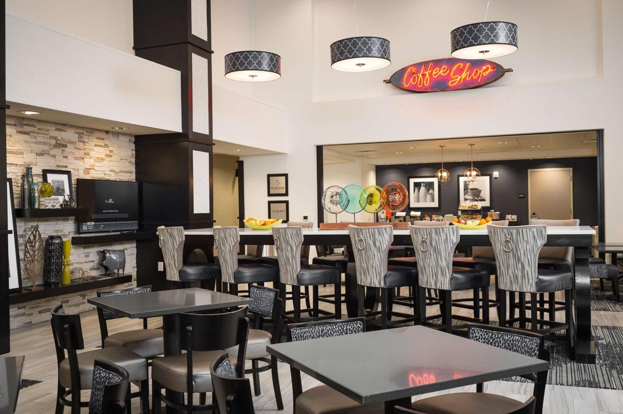 Hampton Inn And Suites La Crosse Downtown Екстериор снимка