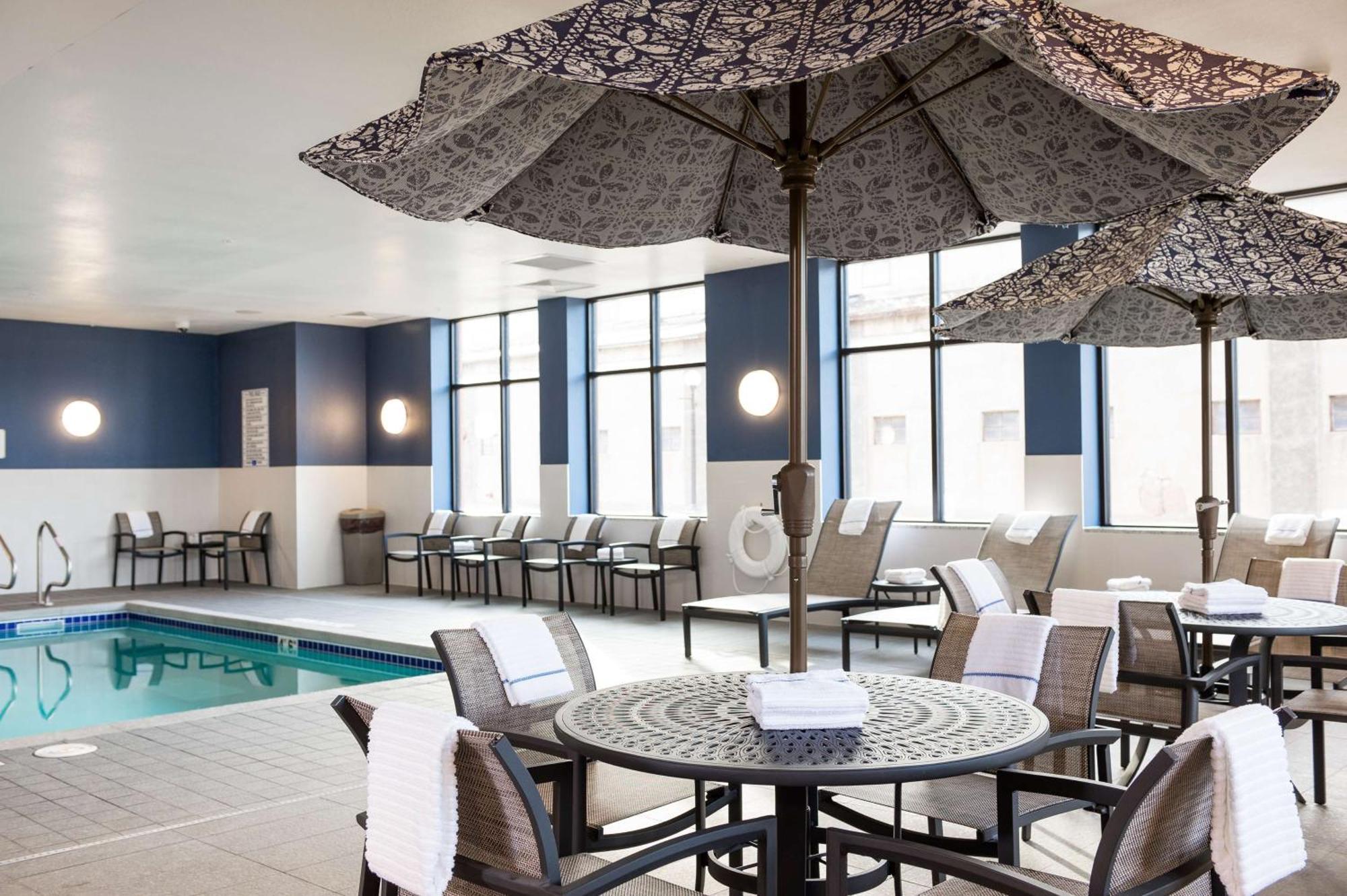 Hampton Inn And Suites La Crosse Downtown Екстериор снимка